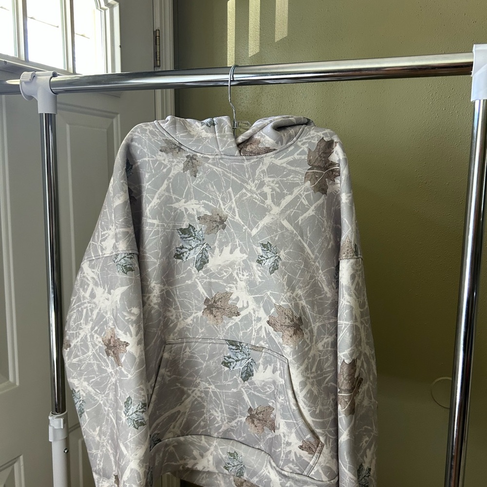 Camouflage Leaf Print Hoodie